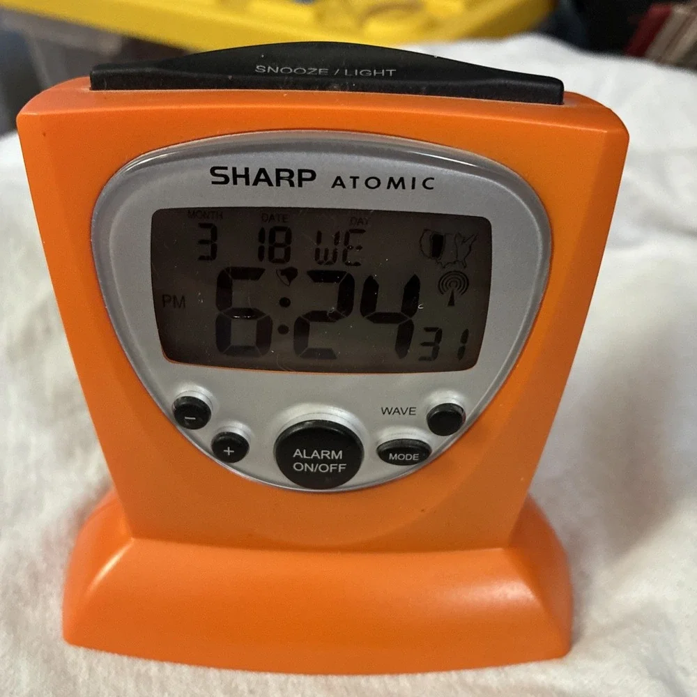 Sharp Atomic Digital Travel Alarm Clock Orange Automatic World Time Anywhere AAA
